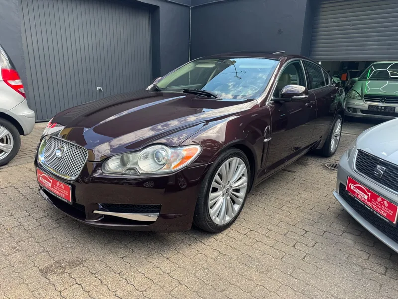 Jaguar XF 3.0 V6 Diesel S Premium Luxury, Braun Metallic, Baujahr 2010
