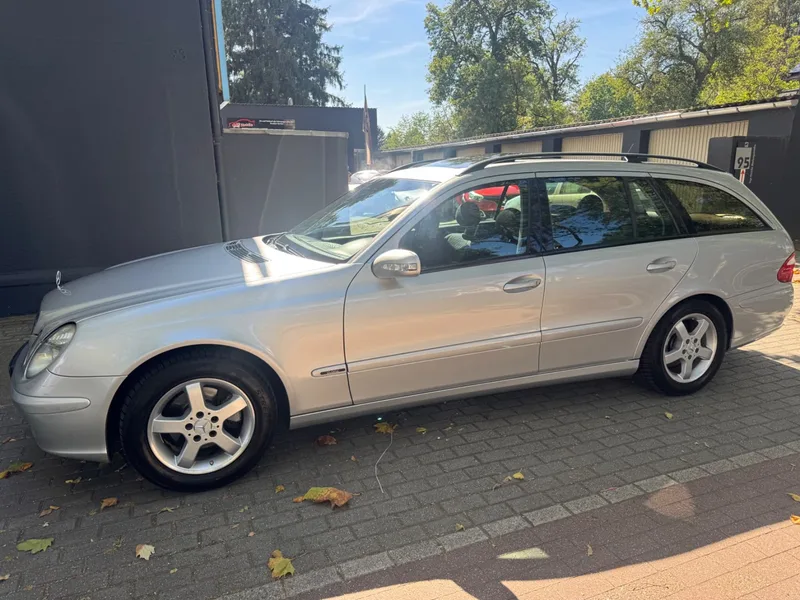 Mercedes-Benz E 200 E T-Modell Kompressor 145.000KM Automatik, Silber Metallic, Baujahr 2004