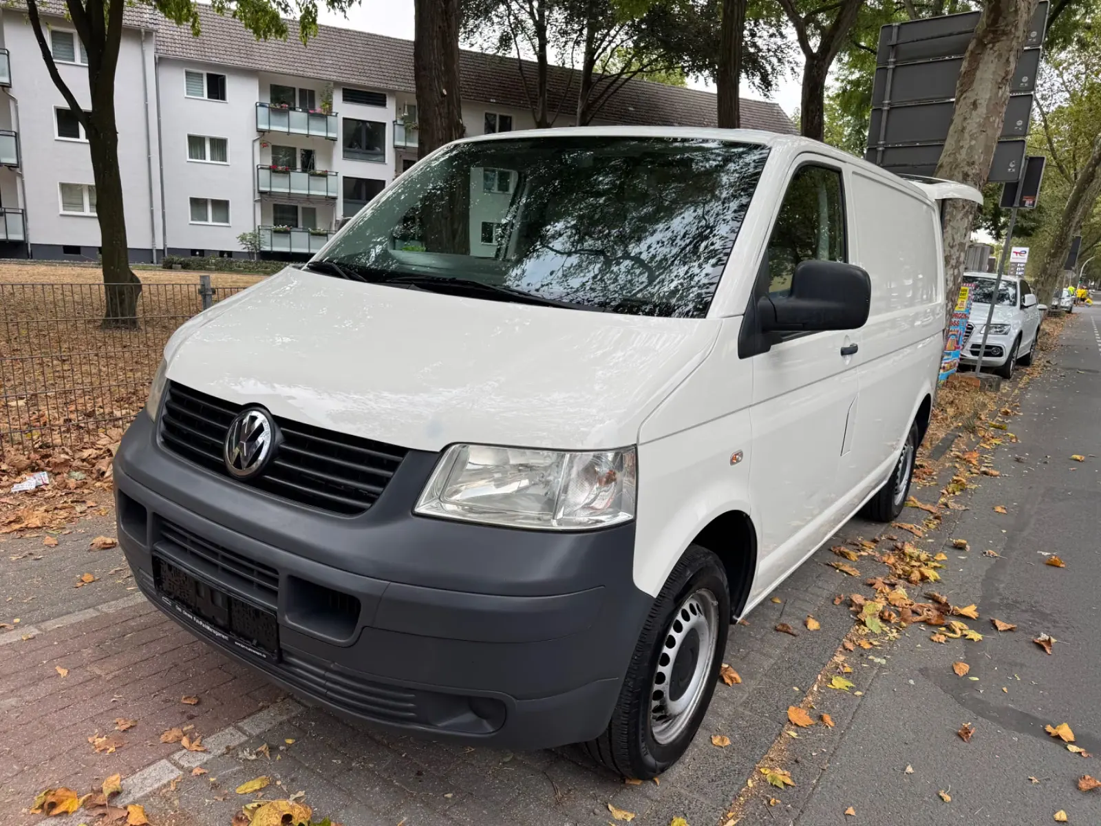 Volkswagen T5 Transporter Kasten/Kombi City Guter gepfl.Zus – Ansicht 1 von 8